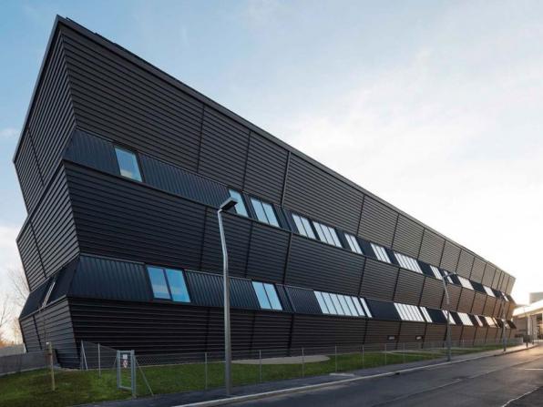 What is metal façade panel cladding? 